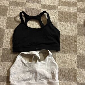 Bundle of 2 Vicroeia’s Sevretbsports bras in black and white white size L